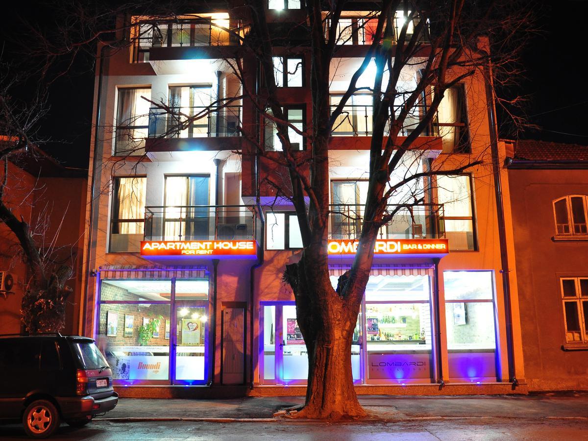 Lombardi Family Hotel Ruse Esterno foto